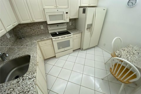 Купить кондоминиум в Коконат Крик, Флорида 1 спальня, 74.14м2, № 2053661 - фото 10