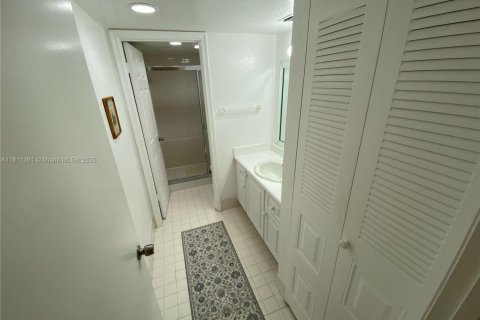 Купить кондоминиум в Коконат Крик, Флорида 1 спальня, 74.14м2, № 2053661 - фото 12