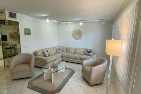 Купить кондоминиум в Коконат Крик, Флорида 1 спальня, 74.14м2, № 2053661 - фото 6