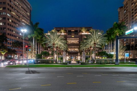 Condo in West Palm Beach, Florida, 2 bedrooms  № 994286 - photo 1