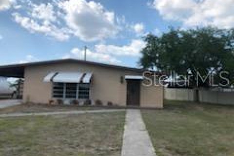 Casa en alquiler en Port Charlotte, Florida, 2 dormitorios, 100.98 m2 № 1903395 - foto 1