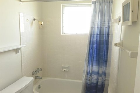 Casa en venta en Bradenton, Florida, 2 dormitorios, 78.22 m2 № 2122094 - foto 17