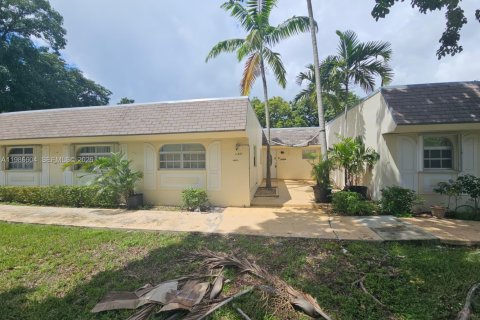 House in Miami, Florida 1 bedroom, 89.19 sq.m. № 2051432 - photo 2