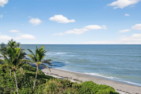 Condo in Tequesta, Florida, 2 bedrooms  № 2046573 - photo 23