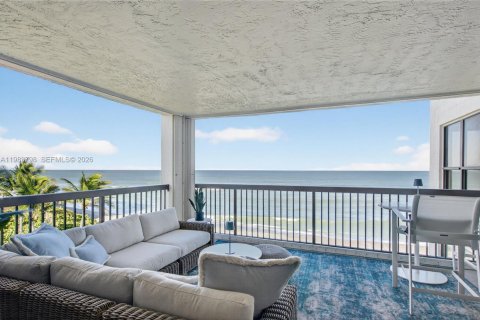 Condo in Tequesta, Florida, 2 bedrooms  № 2046573 - photo 24