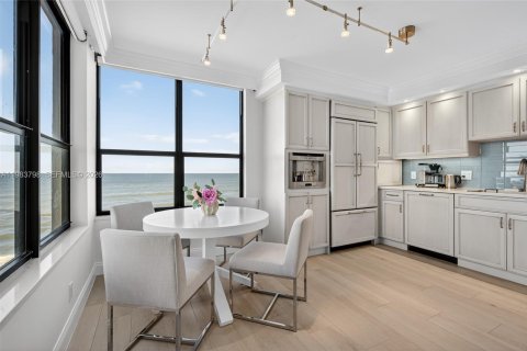 Condo in Tequesta, Florida, 2 bedrooms  № 2046573 - photo 27