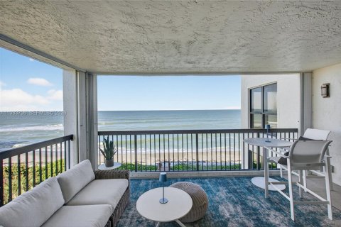 Condo in Tequesta, Florida, 2 bedrooms  № 2046573 - photo 26