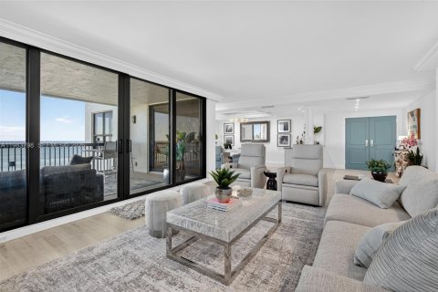 Condo in Tequesta, Florida, 2 bedrooms  № 2046573 - photo 12