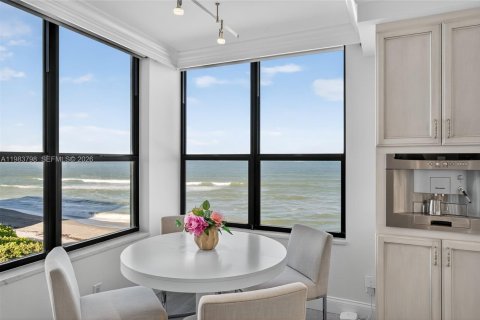 Condo in Tequesta, Florida, 2 bedrooms  № 2046573 - photo 30