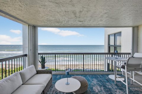 Condo in Tequesta, Florida, 2 bedrooms  № 2046573 - photo 19