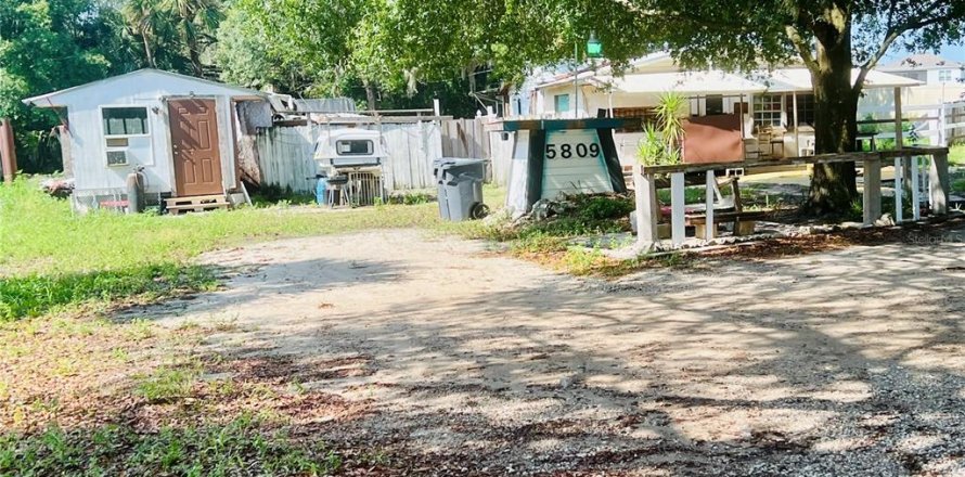 House in Davenport, Florida 3 bedrooms, 107.95 sq.m. № 1759927