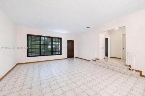Casa en venta en Miami, Florida, 3 dormitorios, 169.83 m2 № 1992281 - foto 4