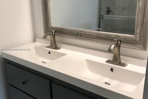 Купить кондоминиум в Плантация, Флорида 2 спальни, 94.3м2, № 1956237 - фото 16