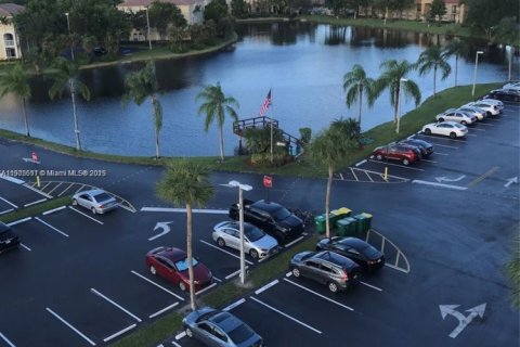 Купить кондоминиум в Плантация, Флорида 2 спальни, 94.3м2, № 1956237 - фото 19