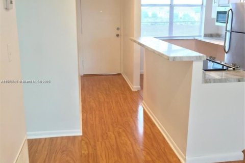 Купить кондоминиум в Плантация, Флорида 2 спальни, 94.3м2, № 1956237 - фото 3