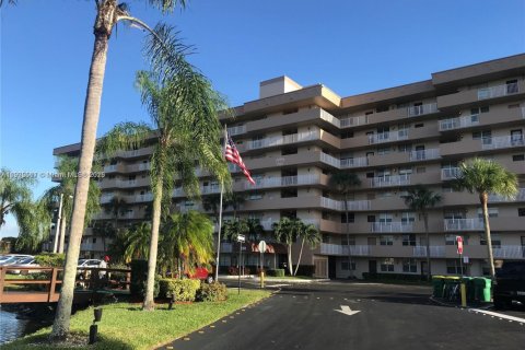 Купить кондоминиум в Плантация, Флорида 2 спальни, 94.3м2, № 1956237 - фото 21