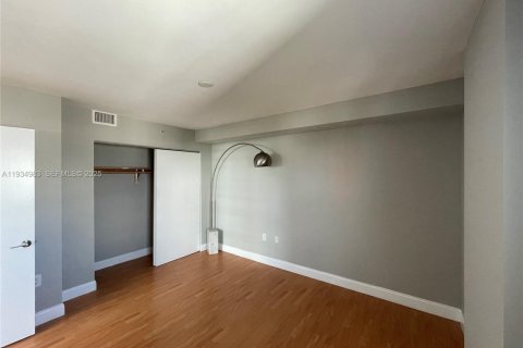 Condominio en alquiler en Miami, Florida, 1 dormitorio, 58.44 m2 № 1993058 - foto 12