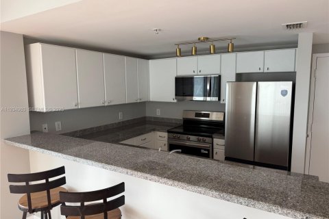 Condominio en alquiler en Miami, Florida, 1 dormitorio, 58.44 m2 № 1993058 - foto 7