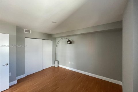 Condominio en alquiler en Miami, Florida, 1 dormitorio, 58.44 m2 № 1993058 - foto 11