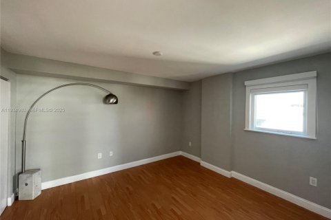 Condominio en alquiler en Miami, Florida, 1 dormitorio, 58.44 m2 № 1993058 - foto 13