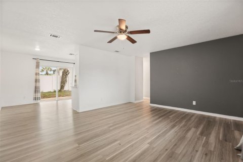 Villa ou maison à vendre à Orlando, Floride: 3 chambres, 107.77 m2 № 2225386 - photo 7