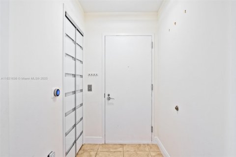 Copropriété à louer à Sunrise, Floride: 3 chambres, 143.63 m2 № 1781588 - photo 3