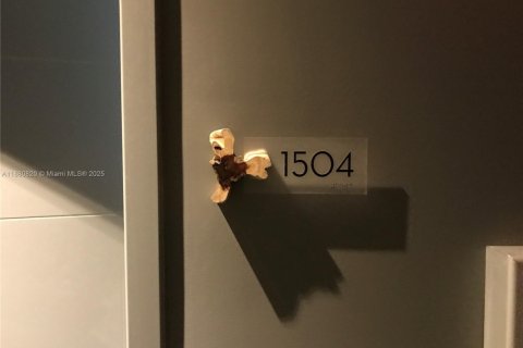 Condominio en venta en Miami, Florida, 2 dormitorios, 123.1 m2 № 2056500 - foto 15