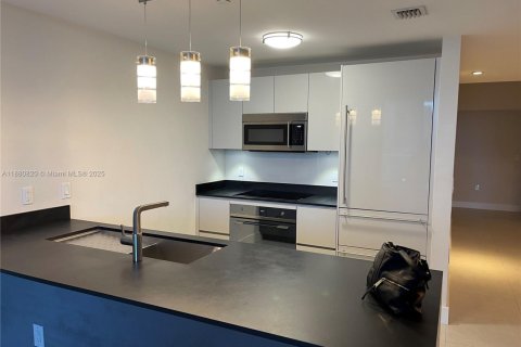 Condominio en venta en Miami, Florida, 2 dormitorios, 123.1 m2 № 2056500 - foto 2