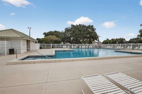 Townhouse in Davie, Florida 3 bedrooms, 153.1 sq.m. № 1965101 - photo 26