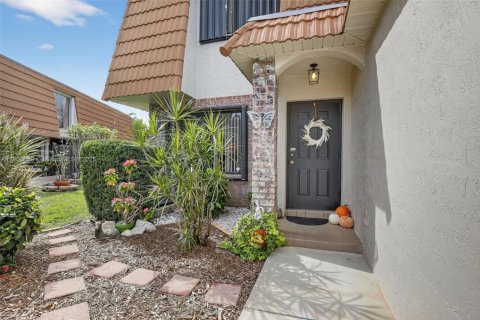 Townhouse in Davie, Florida 3 bedrooms, 153.1 sq.m. № 1965101 - photo 23