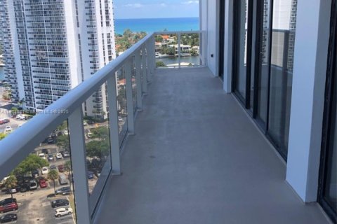 Снять в аренду кондоминиум в Авентура, Флорида 2 спальни, 101.45м2, № 1969521 - фото 2