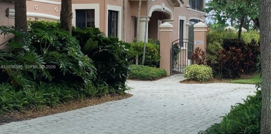 Townhouse in Weston, Florida 3 bedrooms, 144.93 sq.m. № 1995881