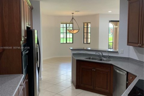 Townhouse in Weston, Florida 3 bedrooms, 144.93 sq.m. № 1995881 - photo 12