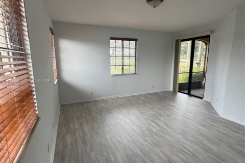 Снять в аренду таунхаус в Уэстон, Флорида 3 спальни, 144.93м2, № 1995881 - фото 22