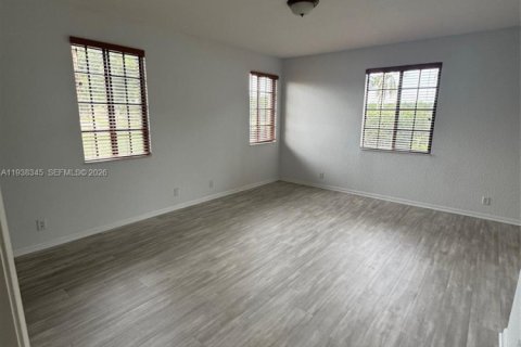 Снять в аренду таунхаус в Уэстон, Флорида 3 спальни, 144.93м2, № 1995881 - фото 20