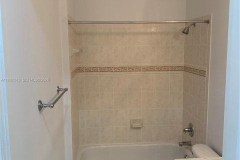 Townhouse in Weston, Florida 3 bedrooms, 144.93 sq.m. № 1995881 - photo 11