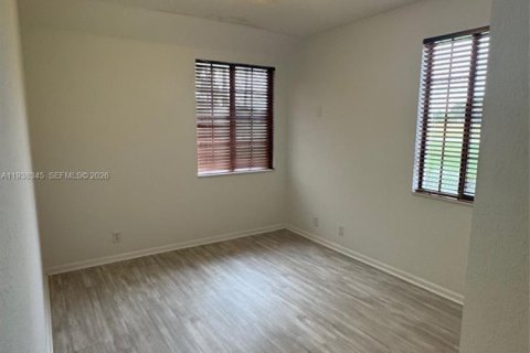 Снять в аренду таунхаус в Уэстон, Флорида 3 спальни, 144.93м2, № 1995881 - фото 16