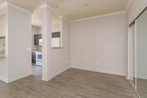 Condo in Orlando, Florida, 3 rooms № 2393605 - photo 8