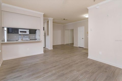 Condo in Orlando, Florida, 3 rooms № 2393605 - photo 4