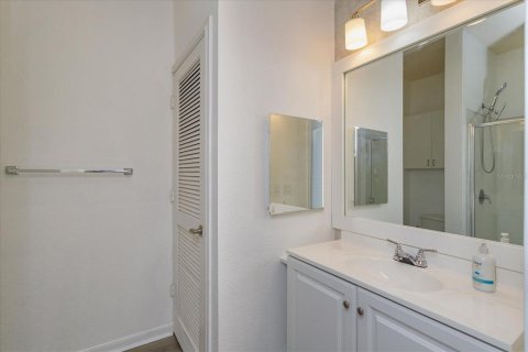 Condo in Orlando, Florida, 3 rooms № 2393605 - photo 9