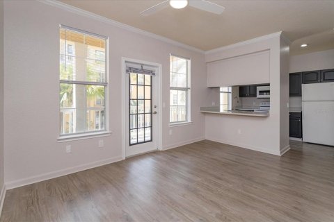 Condo in Orlando, Florida, 3 rooms № 2393605 - photo 3