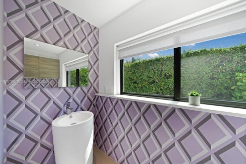 House in Miami Beach, Florida 3 bedrooms, 179.02 sq.m. № 2038596 - photo 9
