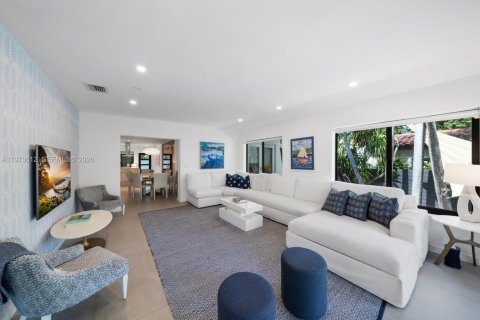 House in Miami Beach, Florida 3 bedrooms, 179.02 sq.m. № 2038596 - photo 5