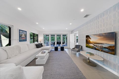 House in Miami Beach, Florida 3 bedrooms, 179.02 sq.m. № 2038596 - photo 2