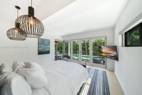 House in Miami Beach, Florida 3 bedrooms, 179.02 sq.m. № 2038596 - photo 10