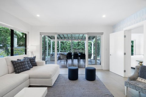 House in Miami Beach, Florida 3 bedrooms, 179.02 sq.m. № 2038596 - photo 3