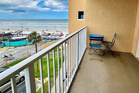 Copropriété à vendre à New Smyrna Beach, Floride: 2 chambres, 82.68 m2 № 1735434 - photo 1