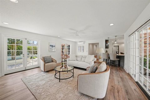 House in Dade City, Florida 6 bedrooms, 476.22 sq.m. № 2151465 - photo 19