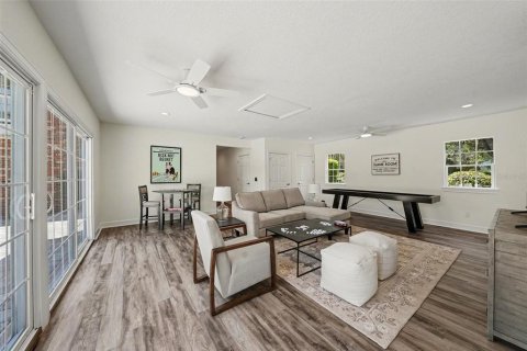 House in Dade City, Florida 6 bedrooms, 476.22 sq.m. № 2151465 - photo 25