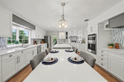 House in Dade City, Florida 6 bedrooms, 476.22 sq.m. № 2151465 - photo 10